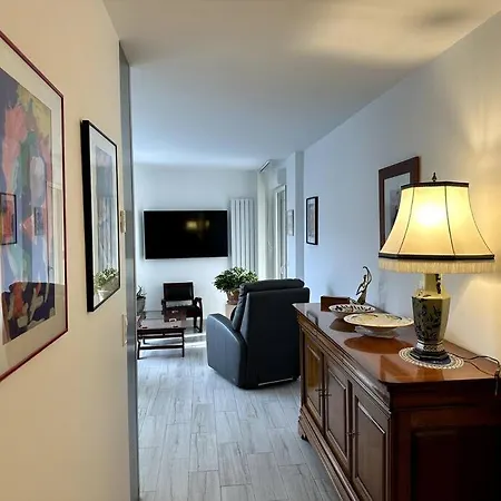 Bright Sunny Flat 2 Bedrooms 750 Sqft + Free Pkg شقة سانت أويه