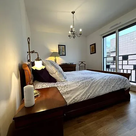 Bright Sunny Flat 2 Bedrooms 750 Sqft + Free Pkg شقة *