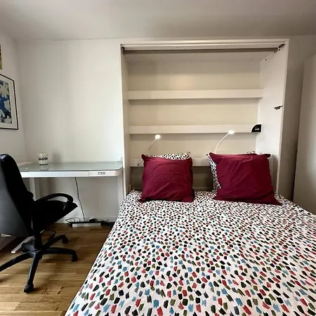 Bright Sunny Flat 2 Bedrooms 750 Sqft + Free Pkg